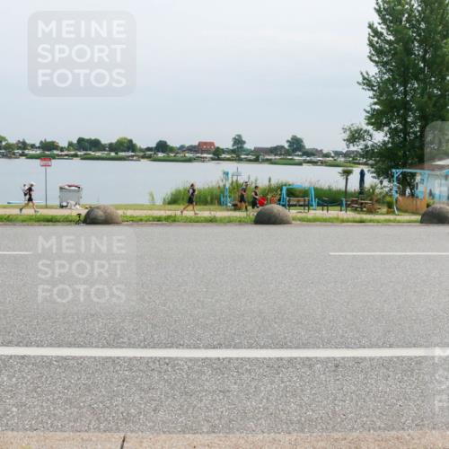 15.06.2025 - 27. Vierlanden-Triathlon H.Heesch http://msf.ph/oto/8019696 15.06.2025 11:16:05 Radfahren 102, 208, 860 meine-sportfotos.de