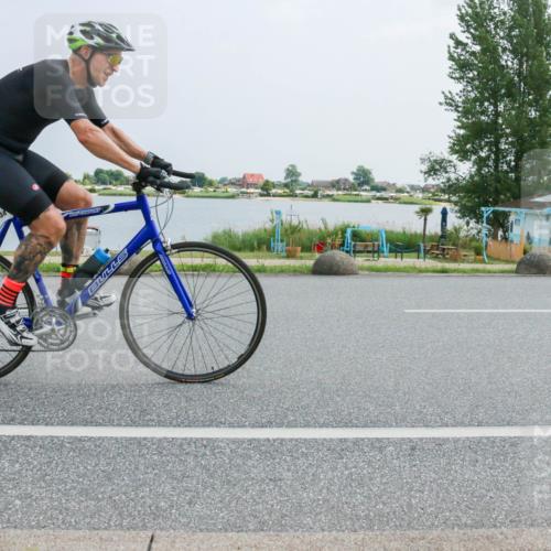 21.06.2025 - 27. Vierlanden-Triathlon H.Heesch http://msf.ph/oto/8019697 15.06.2025 12:02:47 Radfahren 815, 834, 888, 965 meine-sportfotos.de