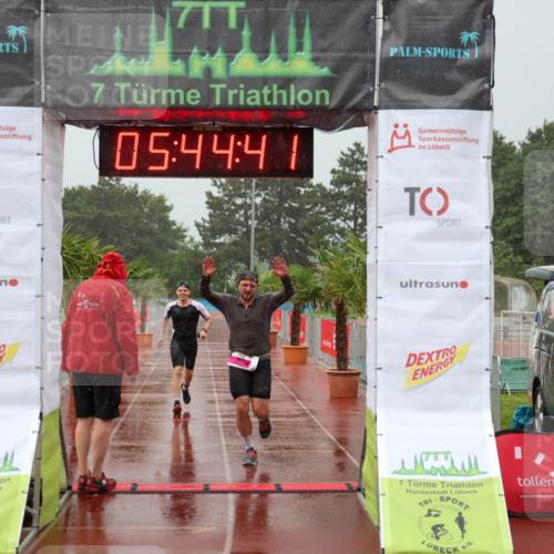 15.06.2025 - 7 Türme Triathlon Michael Strokosch http://msf.ph/oto/8019712 15.06.2025 15:44:40 Ziel 274, 296 meine-sportfotos.de