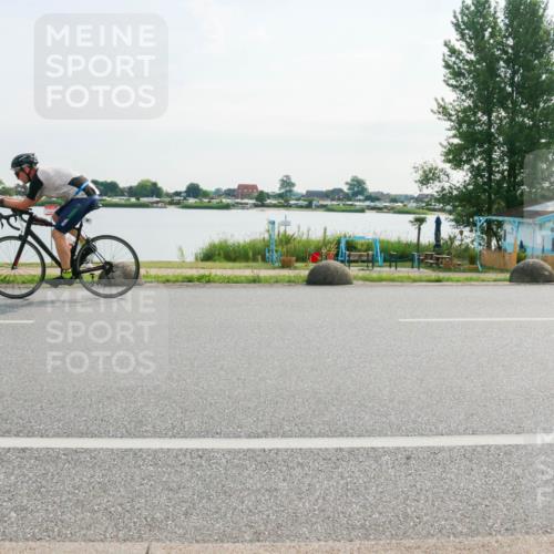 15.06.2025 - 27. Vierlanden-Triathlon H.Heesch http://msf.ph/oto/8019717 15.06.2025 09:40:11 Radfahren 71, 90 meine-sportfotos.de