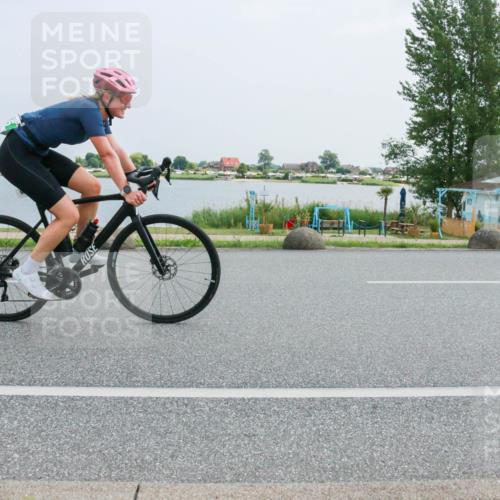 21.06.2025 - 27. Vierlanden-Triathlon H.Heesch http://msf.ph/oto/8019719 15.06.2025 12:02:49 Radfahren 815, 834, 888, 965 meine-sportfotos.de
