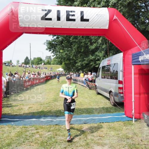 21.06.2025 - 27. Vierlanden-Triathlon MichiJ http://msf.ph/oto/8019735 15.06.2026 11:35:23 Ziel 540 meine-sportfotos.de