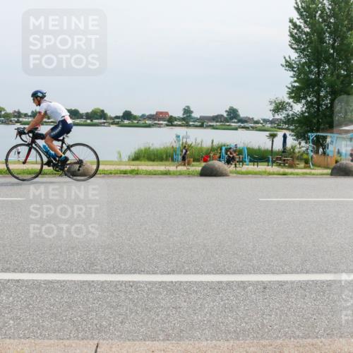 15.06.2025 - 27. Vierlanden-Triathlon H.Heesch http://msf.ph/oto/8019741 15.06.2025 11:16:05 Radfahren 102, 208, 860 meine-sportfotos.de