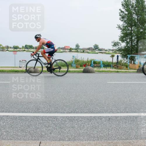 21.06.2025 - 27. Vierlanden-Triathlon H.Heesch http://msf.ph/oto/8019757 15.06.2025 12:02:55 Radfahren 984, 985, 986, 987, 988 meine-sportfotos.de