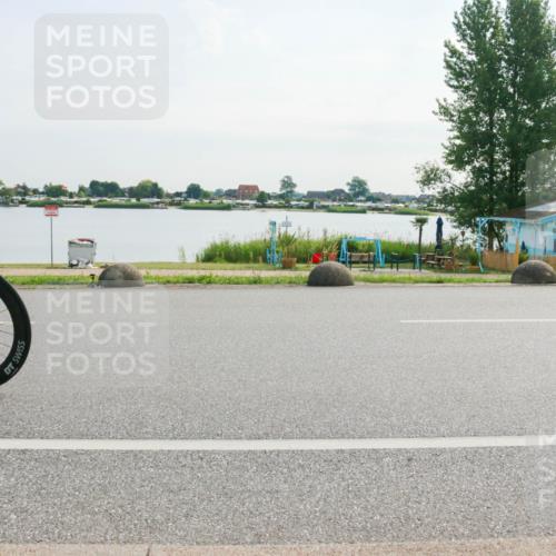 15.06.2025 - 27. Vierlanden-Triathlon H.Heesch http://msf.ph/oto/8019761 15.06.2025 09:40:35 Radfahren 17, 63, 78 meine-sportfotos.de