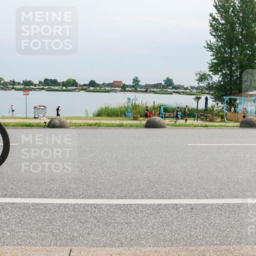 15.06.2025 - 27. Vierlanden-Triathlon H.Heesch http://msf.ph/oto/8019768 15.06.2025 11:16:06 Radfahren 102, 208, 860 meine-sportfotos.de