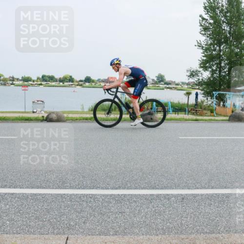 21.06.2025 - 27. Vierlanden-Triathlon H.Heesch http://msf.ph/oto/8019771 15.06.2025 12:02:55 Radfahren 984, 985, 986, 987, 988 meine-sportfotos.de