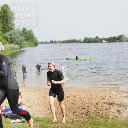 21.06.2025 - 27. Vierlanden-Triathlon MichiJ http://msf.ph/oto/8019781 15.06.2026 10:19:55 Schwimmen 500, 539, 553, 569, 578 meine-sportfotos.de