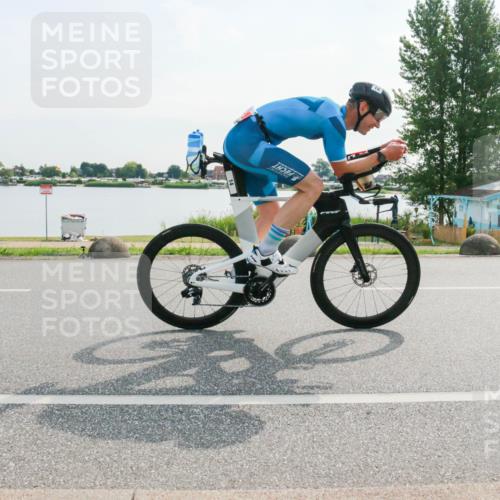 15.06.2025 - 27. Vierlanden-Triathlon H.Heesch http://msf.ph/oto/8019793 15.06.2025 09:40:47 Radfahren 14, 242 meine-sportfotos.de