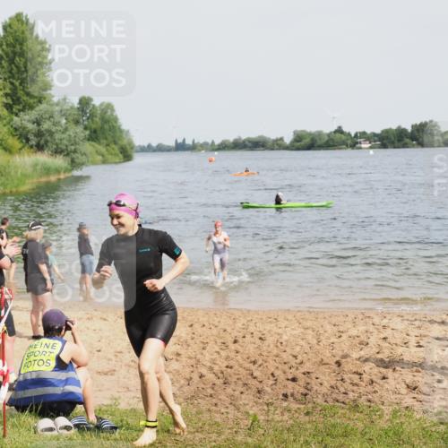 21.06.2025 - 27. Vierlanden-Triathlon MichiJ http://msf.ph/oto/8019800 15.06.2026 10:19:55 Schwimmen 500, 539, 553, 569, 578 meine-sportfotos.de