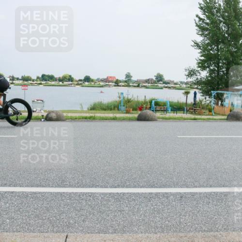 21.06.2025 - 27. Vierlanden-Triathlon H.Heesch http://msf.ph/oto/8019826 15.06.2025 12:03:13 Radfahren 912 meine-sportfotos.de