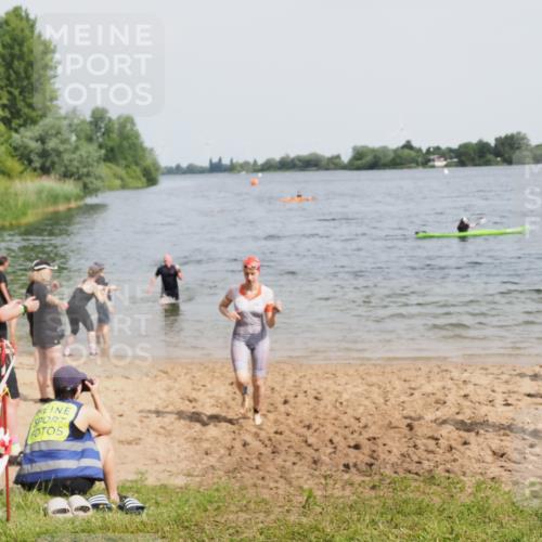 21.06.2025 - 27. Vierlanden-Triathlon MichiJ http://msf.ph/oto/8019851 15.06.2026 10:19:59 Schwimmen 500, 553, 569, 578 meine-sportfotos.de