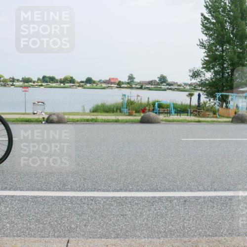 21.06.2025 - 27. Vierlanden-Triathlon H.Heesch http://msf.ph/oto/8019878 15.06.2025 12:03:29 Radfahren 651, 885 meine-sportfotos.de