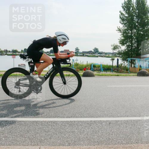 15.06.2025 - 27. Vierlanden-Triathlon H.Heesch http://msf.ph/oto/8019884 15.06.2025 09:42:05 Radfahren 206, 234, 246 meine-sportfotos.de