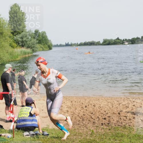 21.06.2025 - 27. Vierlanden-Triathlon MichiJ http://msf.ph/oto/8019890 15.06.2026 10:20:01 Schwimmen 500, 553, 569 meine-sportfotos.de