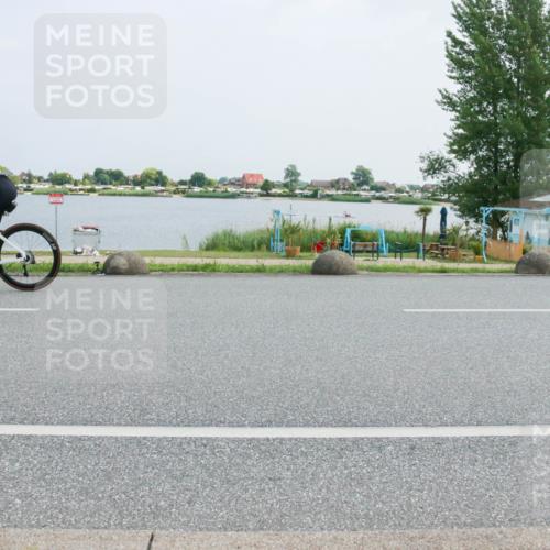 21.06.2025 - 27. Vierlanden-Triathlon H.Heesch http://msf.ph/oto/8019893 15.06.2025 12:03:36 Radfahren 911, 917, 933 meine-sportfotos.de