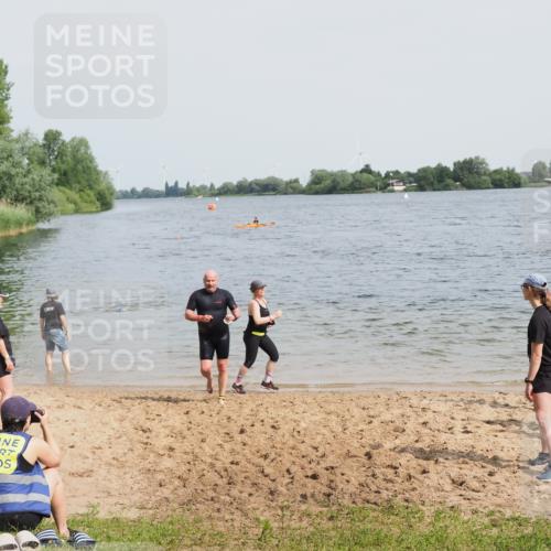 21.06.2025 - 27. Vierlanden-Triathlon MichiJ http://msf.ph/oto/8019911 15.06.2026 10:20:09 Schwimmen 616 meine-sportfotos.de
