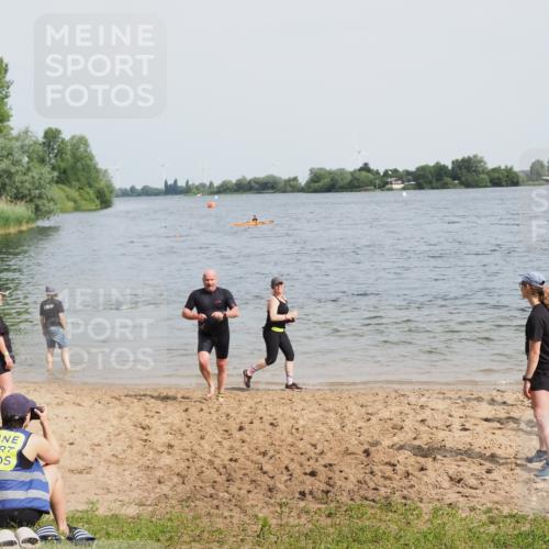 21.06.2025 - 27. Vierlanden-Triathlon MichiJ http://msf.ph/oto/8019919 15.06.2026 10:20:09 Schwimmen 616 meine-sportfotos.de