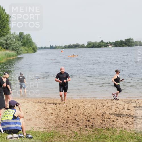 21.06.2025 - 27. Vierlanden-Triathlon MichiJ http://msf.ph/oto/8019939 15.06.2026 10:20:10 Schwimmen 616 meine-sportfotos.de