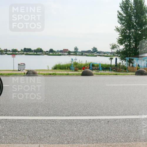 15.06.2025 - 27. Vierlanden-Triathlon H.Heesch http://msf.ph/oto/8019949 15.06.2025 09:42:30 Radfahren 10, 60 meine-sportfotos.de