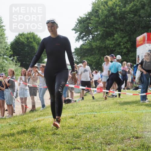 15.06.2025 - 27. Vierlanden-Triathlon KatJ http://msf.ph/oto/8019952 15.06.2025 10:19:45 Schwimmen 503, 539, 603 meine-sportfotos.de