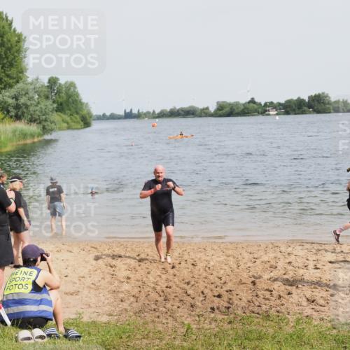 21.06.2025 - 27. Vierlanden-Triathlon MichiJ http://msf.ph/oto/8019956 15.06.2026 10:20:10 Schwimmen 616 meine-sportfotos.de
