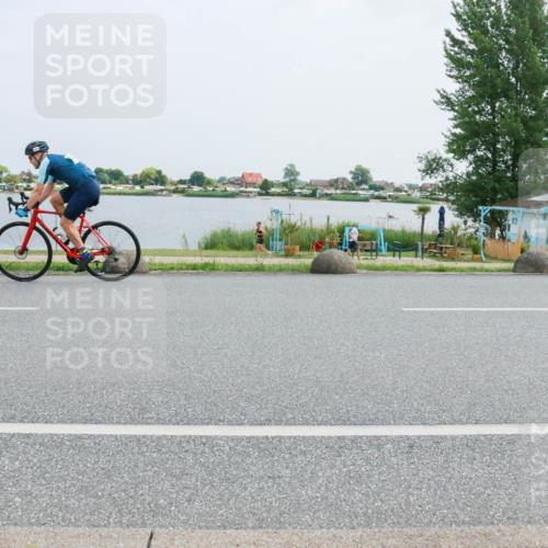 21.06.2025 - 27. Vierlanden-Triathlon H.Heesch http://msf.ph/oto/8019971 15.06.2025 12:03:42 Radfahren 203, 911, 933, 964 meine-sportfotos.de