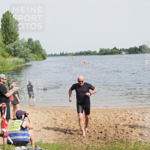 21.06.2025 - 27. Vierlanden-Triathlon MichiJ http://msf.ph/oto/8020002 15.06.2026 10:20:12 Schwimmen 616 meine-sportfotos.de