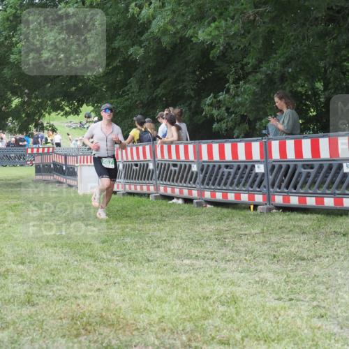 21.06.2025 - 27. Vierlanden-Triathlon KatJ http://msf.ph/oto/8020025 15.06.2025 13:19:38 Ziel 667 meine-sportfotos.de