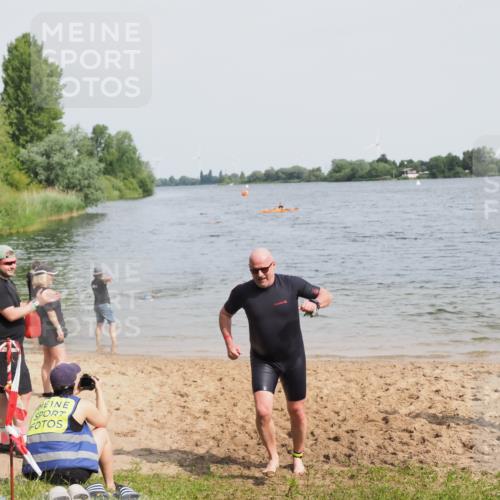 21.06.2025 - 27. Vierlanden-Triathlon MichiJ http://msf.ph/oto/8020032 15.06.2026 10:20:13 Schwimmen 616 meine-sportfotos.de
