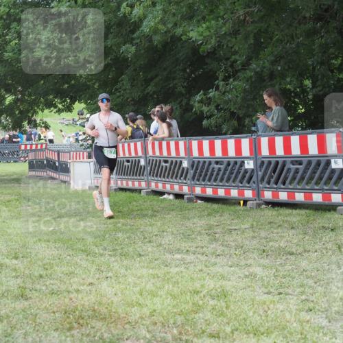 21.06.2025 - 27. Vierlanden-Triathlon KatJ http://msf.ph/oto/8020035 15.06.2025 13:19:38 Ziel 667 meine-sportfotos.de