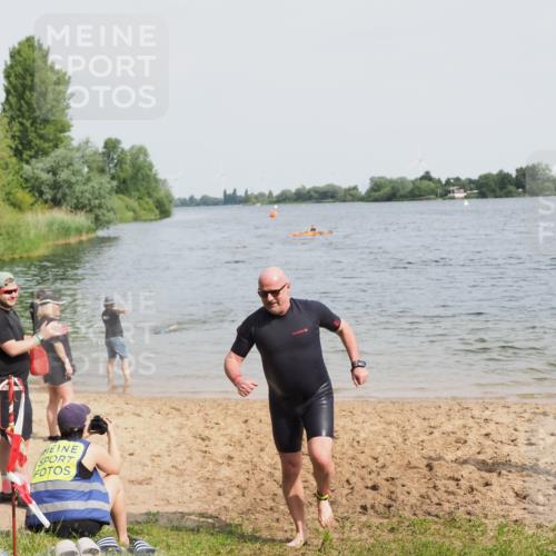 21.06.2025 - 27. Vierlanden-Triathlon MichiJ http://msf.ph/oto/8020042 15.06.2026 10:20:13 Schwimmen 616 meine-sportfotos.de