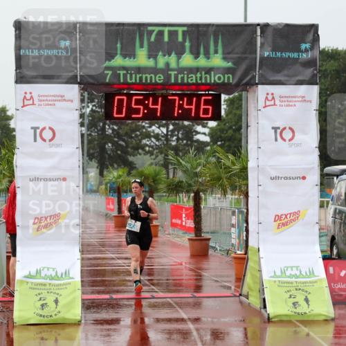 15.06.2025 - 7 Türme Triathlon Michael Strokosch http://msf.ph/oto/8020044 15.06.2025 15:47:45 Ziel 512 meine-sportfotos.de