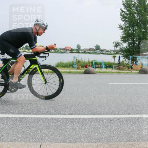 21.06.2025 - 27. Vierlanden-Triathlon H.Heesch http://msf.ph/oto/8020048 15.06.2025 12:03:57 Radfahren 151, 638, 798 meine-sportfotos.de