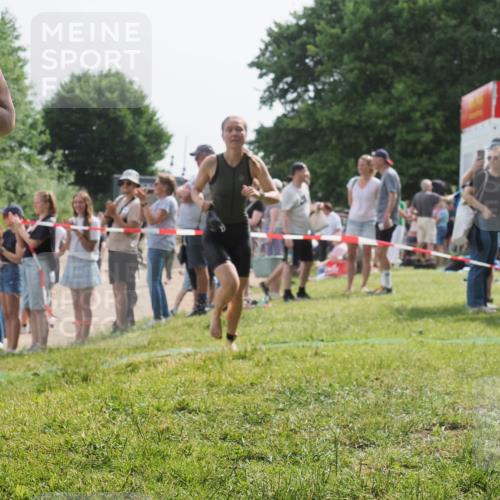 15.06.2025 - 27. Vierlanden-Triathlon KatJ http://msf.ph/oto/8020051 15.06.2025 10:19:50 Schwimmen 500, 503, 539, 569, 578, 603 meine-sportfotos.de