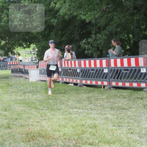 21.06.2025 - 27. Vierlanden-Triathlon KatJ http://msf.ph/oto/8020054 15.06.2025 13:19:38 Ziel 667 meine-sportfotos.de