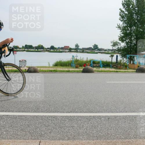 15.06.2025 - 27. Vierlanden-Triathlon H.Heesch http://msf.ph/oto/8020062 15.06.2025 10:24:42 Radfahren 30, 51, 295, 491, 606 meine-sportfotos.de