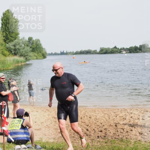 21.06.2025 - 27. Vierlanden-Triathlon MichiJ http://msf.ph/oto/8020082 15.06.2026 10:20:14 Schwimmen 616 meine-sportfotos.de