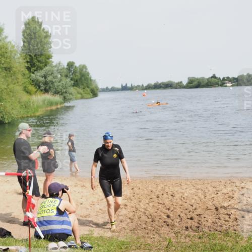 21.06.2025 - 27. Vierlanden-Triathlon MichiJ http://msf.ph/oto/8020104 15.06.2026 10:20:31 Schwimmen 619 meine-sportfotos.de
