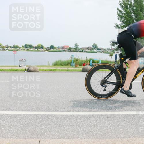 21.06.2025 - 27. Vierlanden-Triathlon H.Heesch http://msf.ph/oto/8020119 15.06.2025 12:04:03 Radfahren 735, 764, 775, 798, 858, 956 meine-sportfotos.de