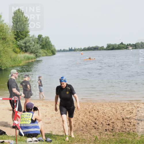 21.06.2025 - 27. Vierlanden-Triathlon MichiJ http://msf.ph/oto/8020135 15.06.2026 10:20:31 Schwimmen 619 meine-sportfotos.de