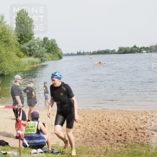21.06.2025 - 27. Vierlanden-Triathlon MichiJ http://msf.ph/oto/8020168 15.06.2026 10:20:32 Schwimmen 619 meine-sportfotos.de