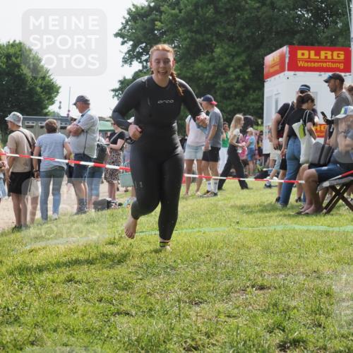15.06.2025 - 27. Vierlanden-Triathlon KatJ http://msf.ph/oto/8020191 15.06.2025 10:19:55 Schwimmen 500, 503, 539, 569, 578 meine-sportfotos.de
