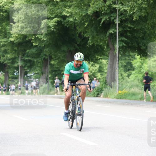 15.06.2025 - 7 Türme Triathlon Yannick Fuchs http://msf.ph/oto/8020217 15.06.2025 13:32:32 Radfahren 367, 515, 727 meine-sportfotos.de
