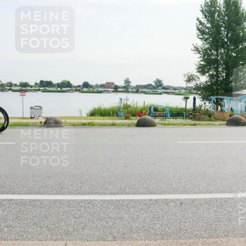15.06.2025 - 27. Vierlanden-Triathlon H.Heesch http://msf.ph/oto/8020228 15.06.2025 09:44:28 Radfahren 4, 80 meine-sportfotos.de