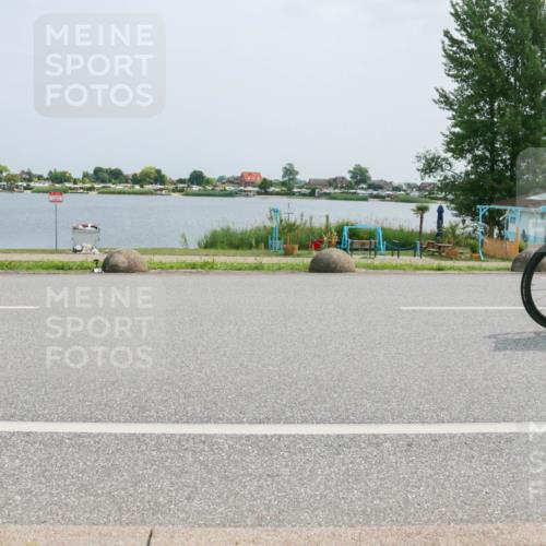 21.06.2025 - 27. Vierlanden-Triathlon H.Heesch http://msf.ph/oto/8020232 15.06.2025 12:04:04 Radfahren 653, 735, 764, 775, 798, 858, 956 meine-sportfotos.de