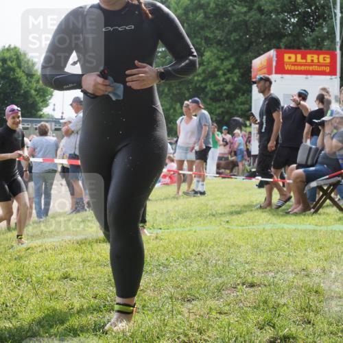 15.06.2025 - 27. Vierlanden-Triathlon KatJ http://msf.ph/oto/8020237 15.06.2025 10:19:56 Schwimmen 500, 503, 539, 553, 569, 578 meine-sportfotos.de