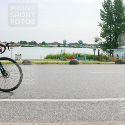 15.06.2025 - 27. Vierlanden-Triathlon H.Heesch http://msf.ph/oto/8020238 15.06.2025 09:44:34 Radfahren 4, 210 meine-sportfotos.de