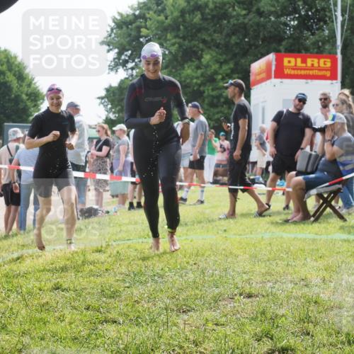 15.06.2025 - 27. Vierlanden-Triathlon KatJ http://msf.ph/oto/8020283 15.06.2025 10:19:57 Schwimmen 500, 503, 539, 553, 569, 578 meine-sportfotos.de