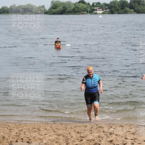 21.06.2025 - 27. Vierlanden-Triathlon MichiJ http://msf.ph/oto/8020295 15.06.2026 10:21:56 Schwimmen 538 meine-sportfotos.de